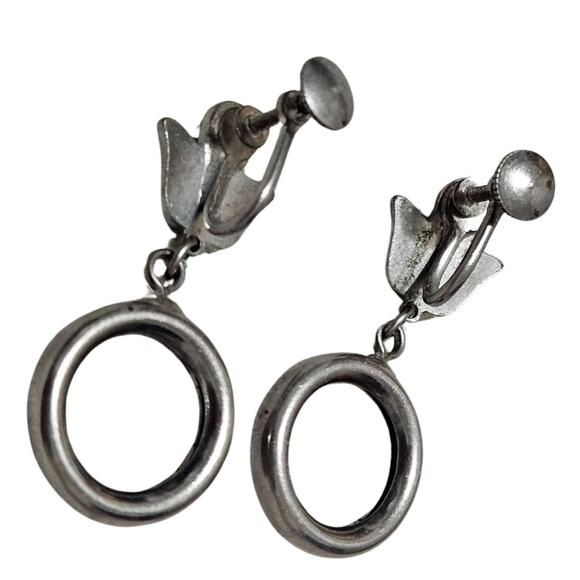 1950s Vintage Flower Dangling Loop Clip On Earrings Silver Tone Twist On Closure - Picture 4 of 7